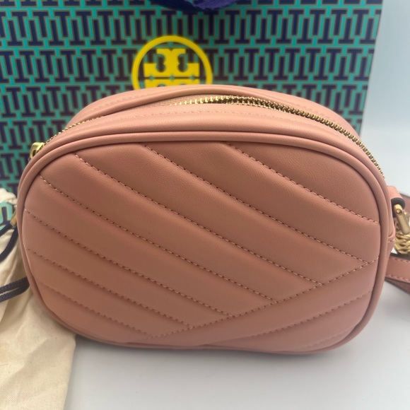 TORY BURCH KIRA Chevron SM Camera Bag Pink Moon Dust Bag & Shopping Bag Inc. NWT - Picture 5 of 14
